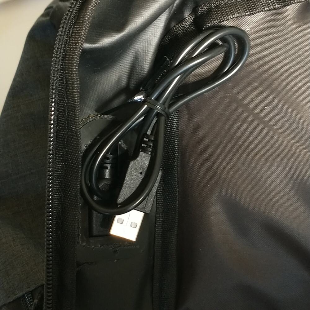 Leeds Back Pack Gray Black Multipocket zip close USB Connect Adjustable Straps - Picture 10 of 11